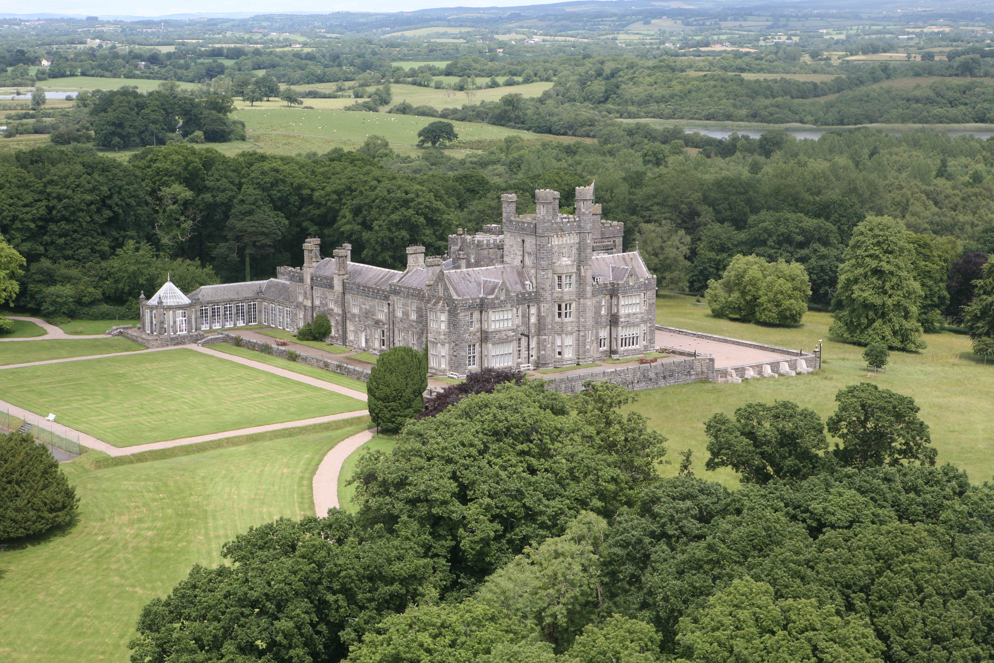 Experience Luxury: 8 Castles & manors to Stay in Ireland – WANDER IRELAND